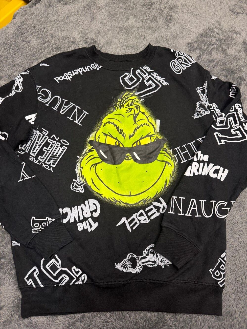 Dr. Seuss The Grinch Sweatshirt Size XS!